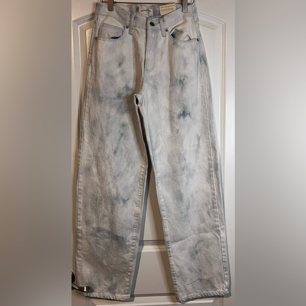NWT Universal Thread 90’s Baggy Jeans, Light Wash